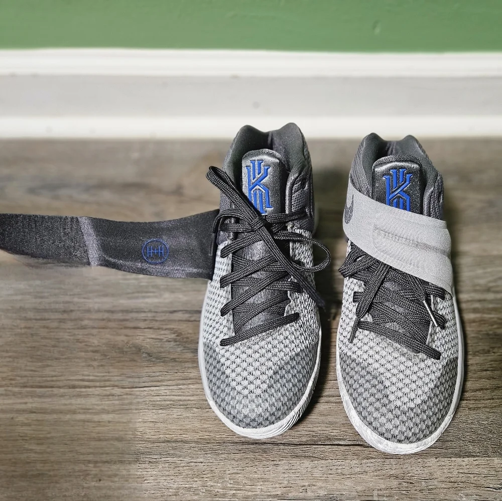 Nike Kyrie 2 Omega